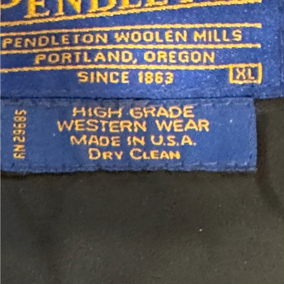 Pendleton  Vintage- Men's Black and Brown Geometric Jacket - Picture 15 of 15